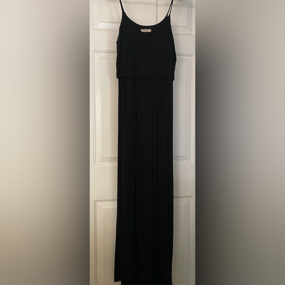 Flattering and Comfortable Black Maxi Dress